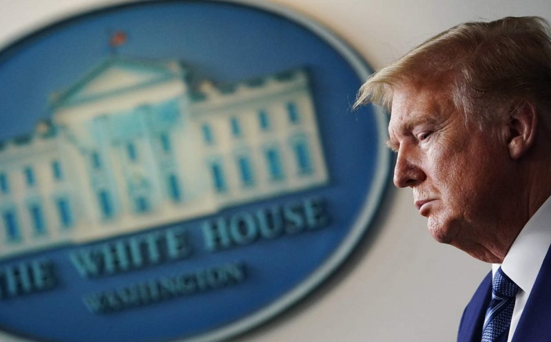Trump a suspendat acordarea green card-urilor până la sfârşitul anului. Americanii au prioritate la angajare