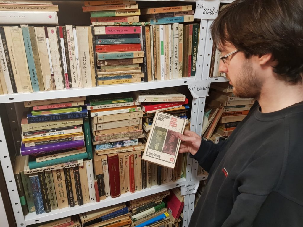 “Cultura nu trebuie să fie ceva foarte scump sau foarte greu de obținut”. De vorbă cu cel mai tânăr anticar din Cluj