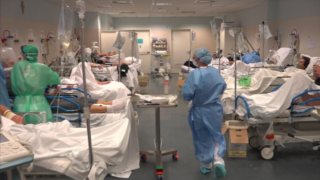 Fabricile de medicamente: al doilea val de coronavirus, colapsul economiei