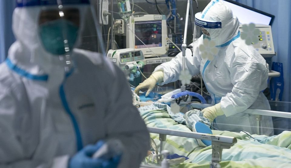 Autopsiile pacienților uciși de COVID-19 au scos la iveală lucruri şocante
