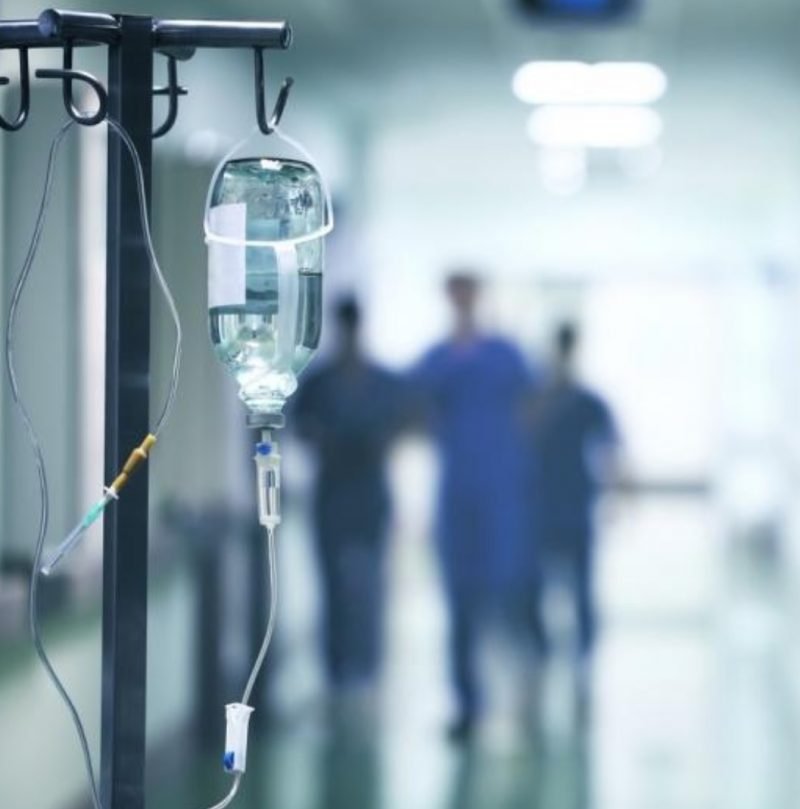 În august, am putea avea 800 de infecţii noi pe zi dacă nu respectăm regulile sanitare