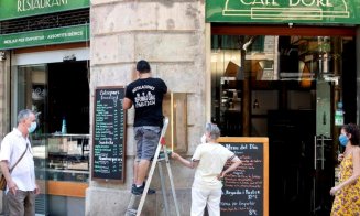 Masca devine obligatorie şi în spaţiile deschise în Catalonia