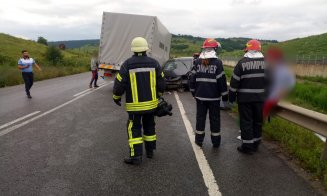 Accident pe Vâlcele-Apahida. Logan strivit de o camionetă, după o pătrundere pe contrasens