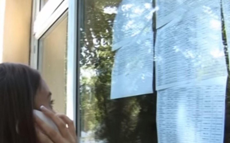 139.000 de lei pentru elevii de 10 la evaluarea naţională şi la bacalaureat