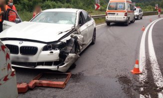 Accident între o mașină și un TIR pe Cluj - Oradea