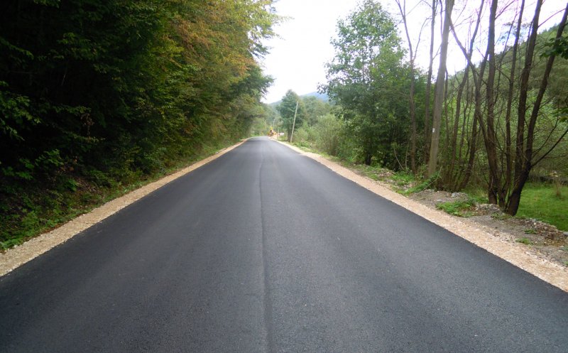 Peste 5,5 milioane de lei, în plus, pentru reabilitarea a 10 noi sectoare de drumuri din Cluj