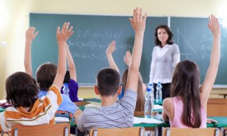 Consiliul Naţional al Elevilor: Măsurile privind începerea anului şcolar sunt complet incoerente