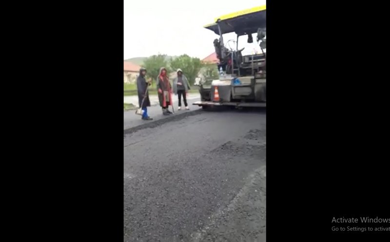 La Cluj se toarnă asfalt indiferent de vreme. Chiar şi pe ploaie torenţială