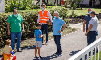 Încă un parking finalizat la Cluj. Mănăşturenii se pot bucura de o terasă verde, teren de sport și spațiu de joacă pe Mogoşoaia