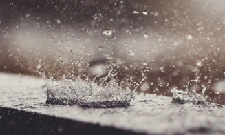 Prima zi de toamnă la Cluj: Cod galben de ploi torenţiale şi furtuni