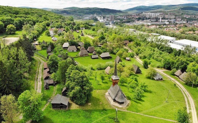 Parcul Etnografic devine expoziţie de artă în weekend