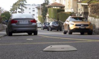 Începe montarea senzorilor care detectează parcările libere din Cluj