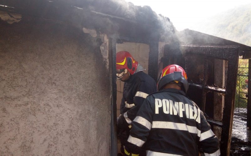 A sudat în curte şi a pornit un incendiu