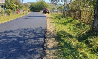 Asfalt pe două sectoare de drum județean