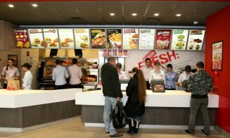 KFC s-a pus pe angajări la Cluj. Salarii de 3.400 de lei brut