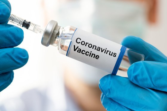 Doar unul din zece oameni va putea fi protejat de COVID-19 în primul an de utilizare a vaccinului