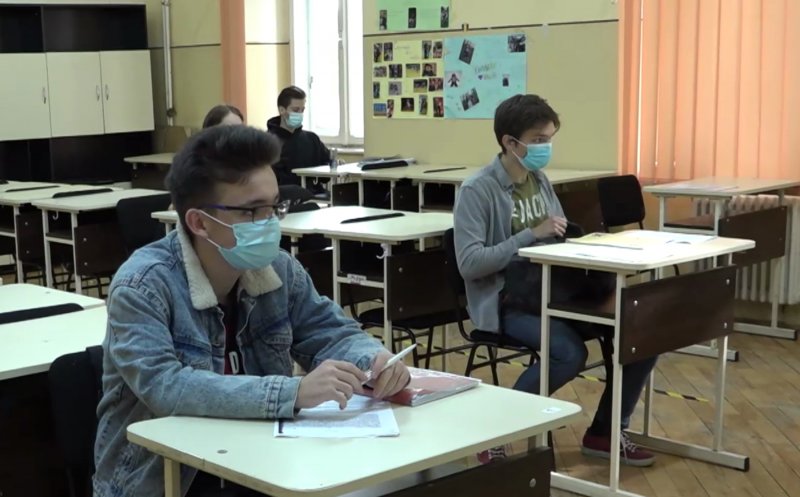 În 5 octombrie se închid şcolile. Nu se fac ore nici măcar online