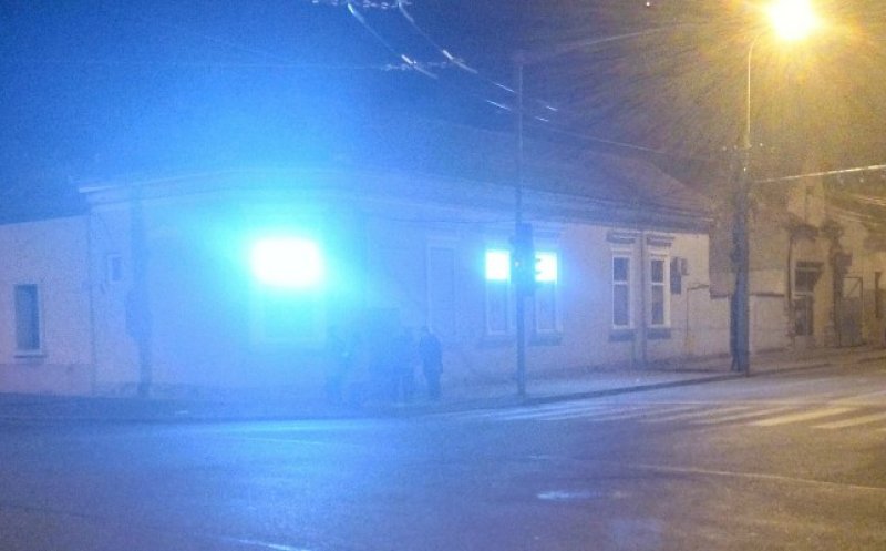 Risc de accident? Mai multe panouri publicitare instalate la o casă îi deranjează puternic pe șoferi