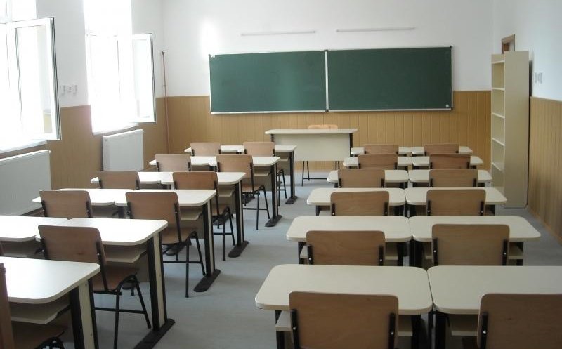 Peste 200 de școli din Cluj, în scenariul roșu. Câţi elevi şi profesori sunt infectaţi cu COVID