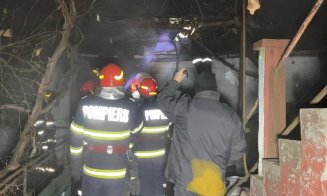 Un bărbat din Cluj a suferit arsuri pe 15% din suprafaţa corpului după ce i-a luat foc casa. De la ce a pornit incendiul?