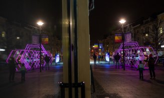 Feerie de lumini în centrul Clujului, înainte de sărbători. Vizionare cu restricții noaptea
