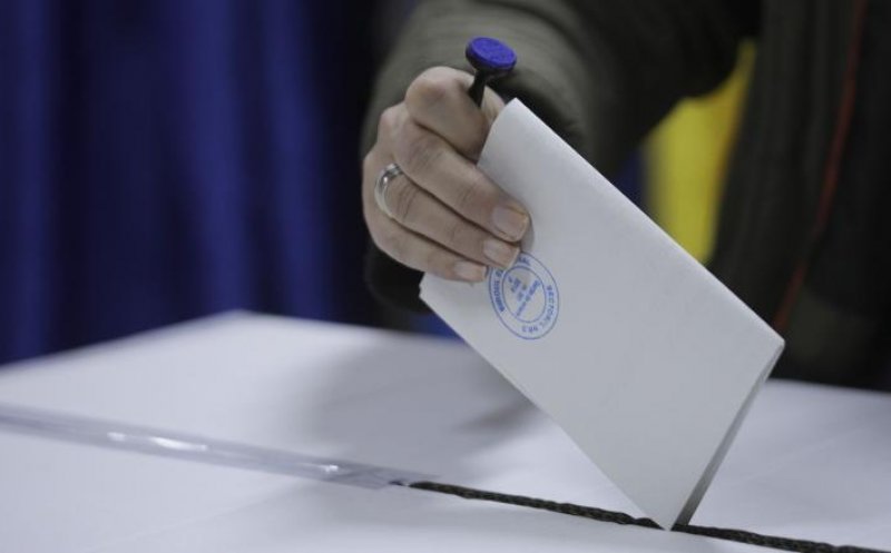 Cu câteva zile înainte de alegeri, preşedintele Autorităţii Electorale Permanente a fost confirmat pozitiv cu virusul SARS-CoV-2