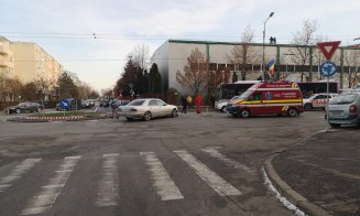 Accident în sensul giratoriu de pe Fabricii. O persoană a ajuns la spital
