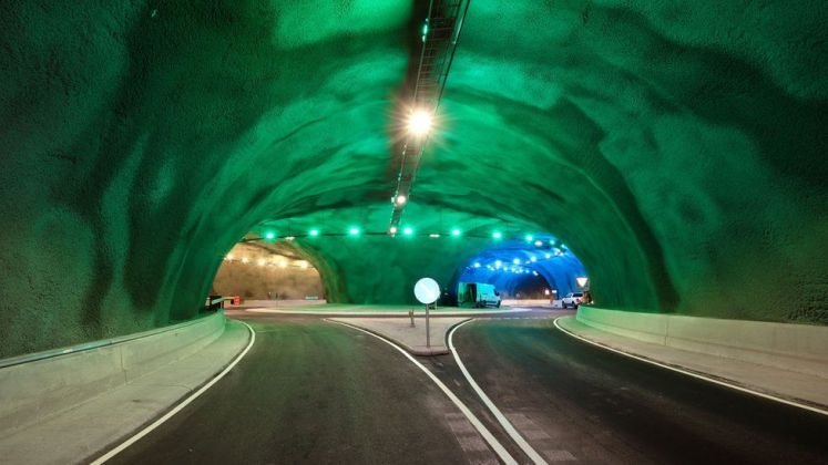 Tunel subacvatic spectaculos, realizat într-o țară nu mai mare decât un oraș. Inaugurarea, în 19 decembrie