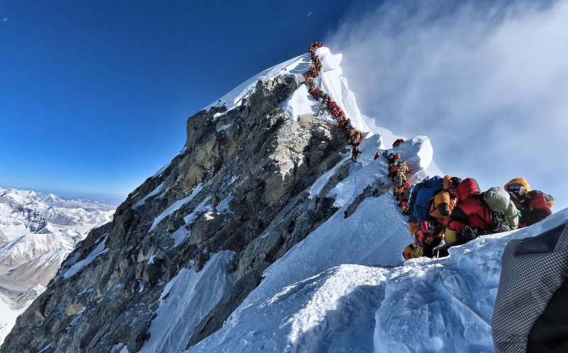 Vârful Everest a mai “crescut” cu un metru. China și Nepal s-au pus în sfârșit de acord, după o lungă dispută