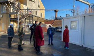 Încă patru containere pentru triaj epidemiologic la Cluj. Două ajung la Pediatria de pe Moților
