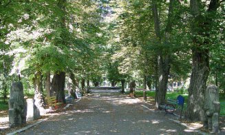 Lacul din parcul Gherla, vechi de 160 de ani, este oferit spre închiriere de Primărie. Povestea plină de farmec a luciului de apă