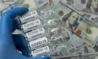 Vaccinurile anti-COVID vor băga miliarde de dolari în conturile Moderna și Pfizer