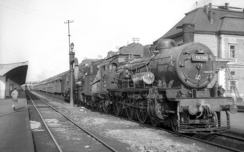 Gara Cluj-Napoca, în anii '70. Se vede şi Podul Zburător
