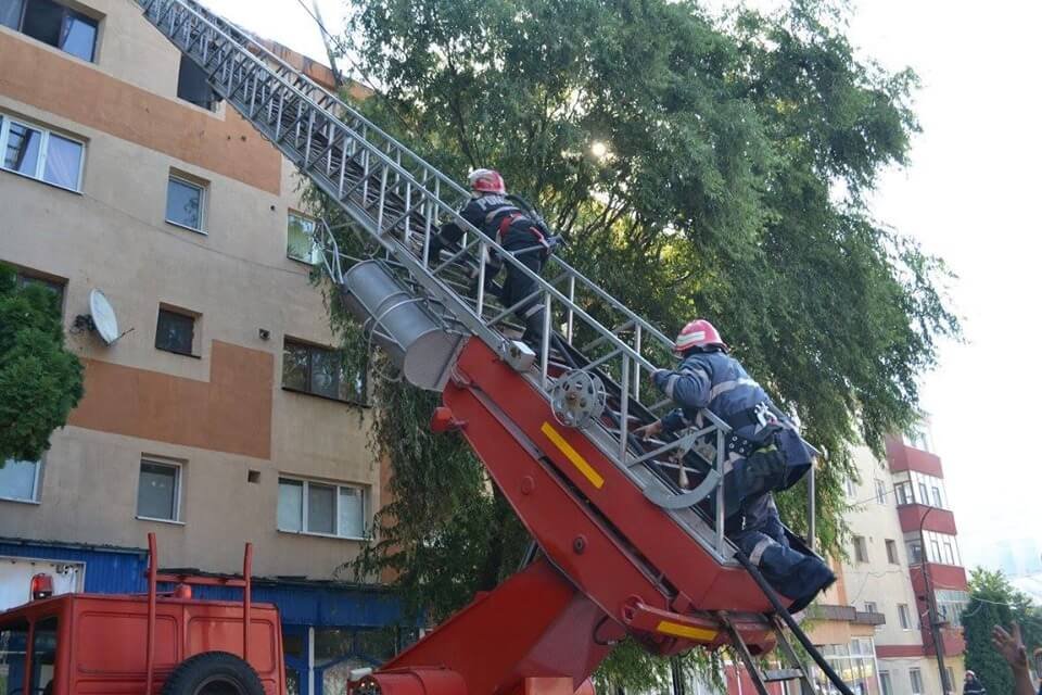 Femeie din Cluj găsită fără suflare în apartament