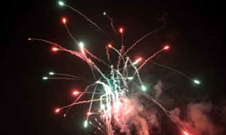 Ce amenzi riscă cei care vor folosi petarde și artificii interzise