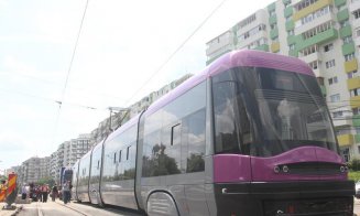 Trei noi tramvaie românești, pe străzile Clujului