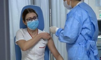 Cine este prima româncă vaccinată anticoronavirus. Clujul a primit 375 de doze