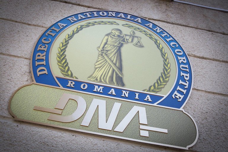Fost ministru în Guvernul Orban, acuzat că ar fi luat mită 22 de tone de tablă