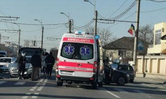 Accident pe o stradă din Cluj. Trei răniți, printre care și un copil