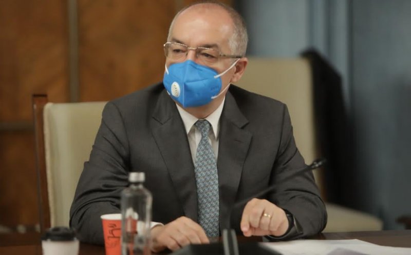 Asociaţia Municipiilor, condusă de Emil Boc, reclamă că guvernul nu a alocat încă primăriilor banii pentru centrele de vaccinare