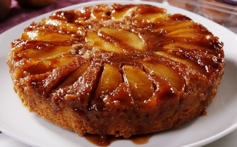 Desert de iarnă. Cum faci cel mai bun tort de mere cu zahăr ars