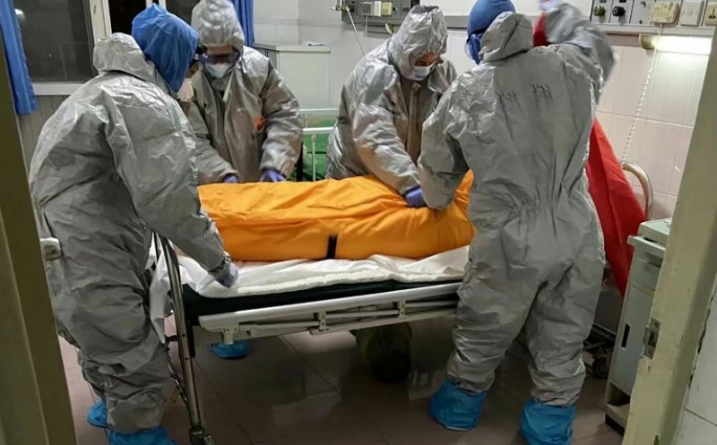Un an de la primul deces provocat de COVID-19 în China. "Nu există nicio dovadă că virusul se poate răspândi de la om la om"