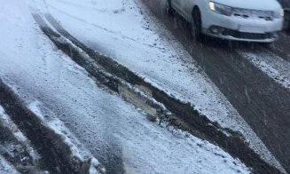 Ninsoarea nu s-a oprit. Cum se circulă pe strada Primăverii din Cluj-Napoca la ora 11?