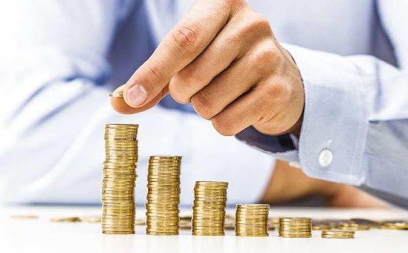 Salariul minim în 2021 ar putea fi majorat cu 70 de lei brut. Raluca Turcan: "este o creştere ancorată în realitate"