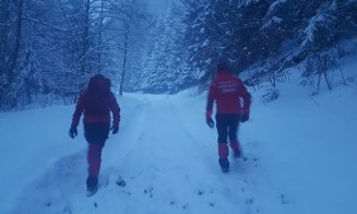 Două persoane rătăcite în munți, au fost salvate de salvamontiști după câteva ore de căutări