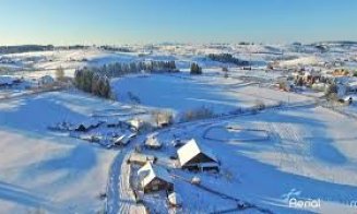 Câți bani au făcut doi tineri din Cluj care au închiriat cabane care nu există