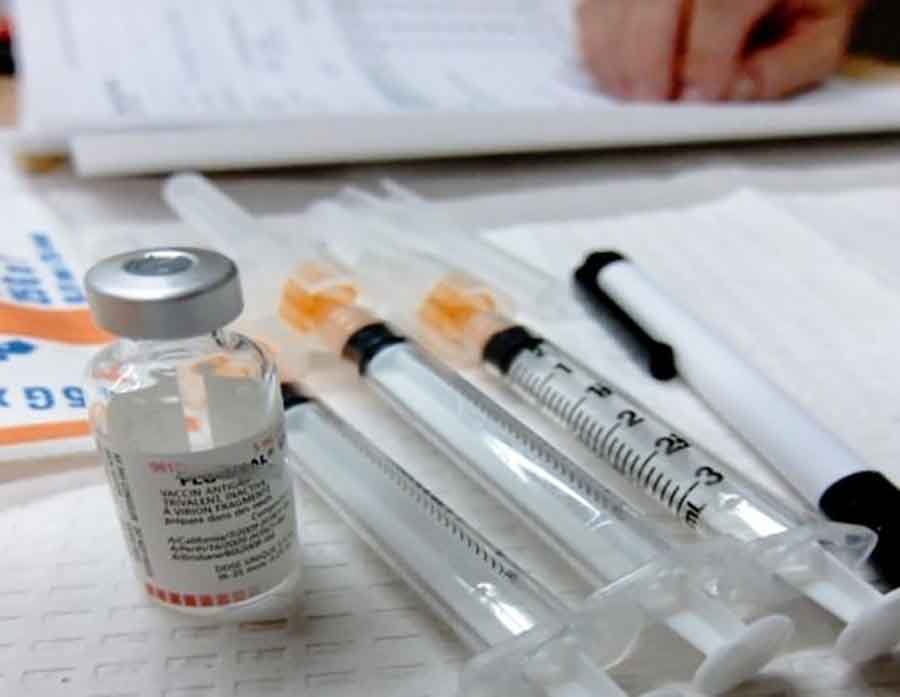 Cum se pot înscrie pentru vaccinarea anti-COVID pacienții cu boli cronice care nu sunt în baza de date a CNAS