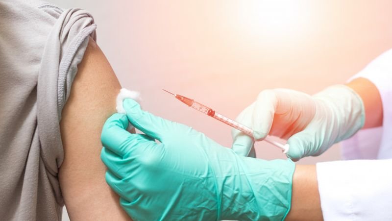 70% dintre adulţii din UE vaccinaţi până în vară este ţinta Comisiei Europene