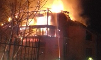 UPDATE Incendiu la o casă din Cluj. Pompierii au intervenit timp de două ore