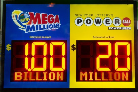 Jackpot de 1 miliard de dolari. Cum a reuşit un bărbat să pună mâna pe bani